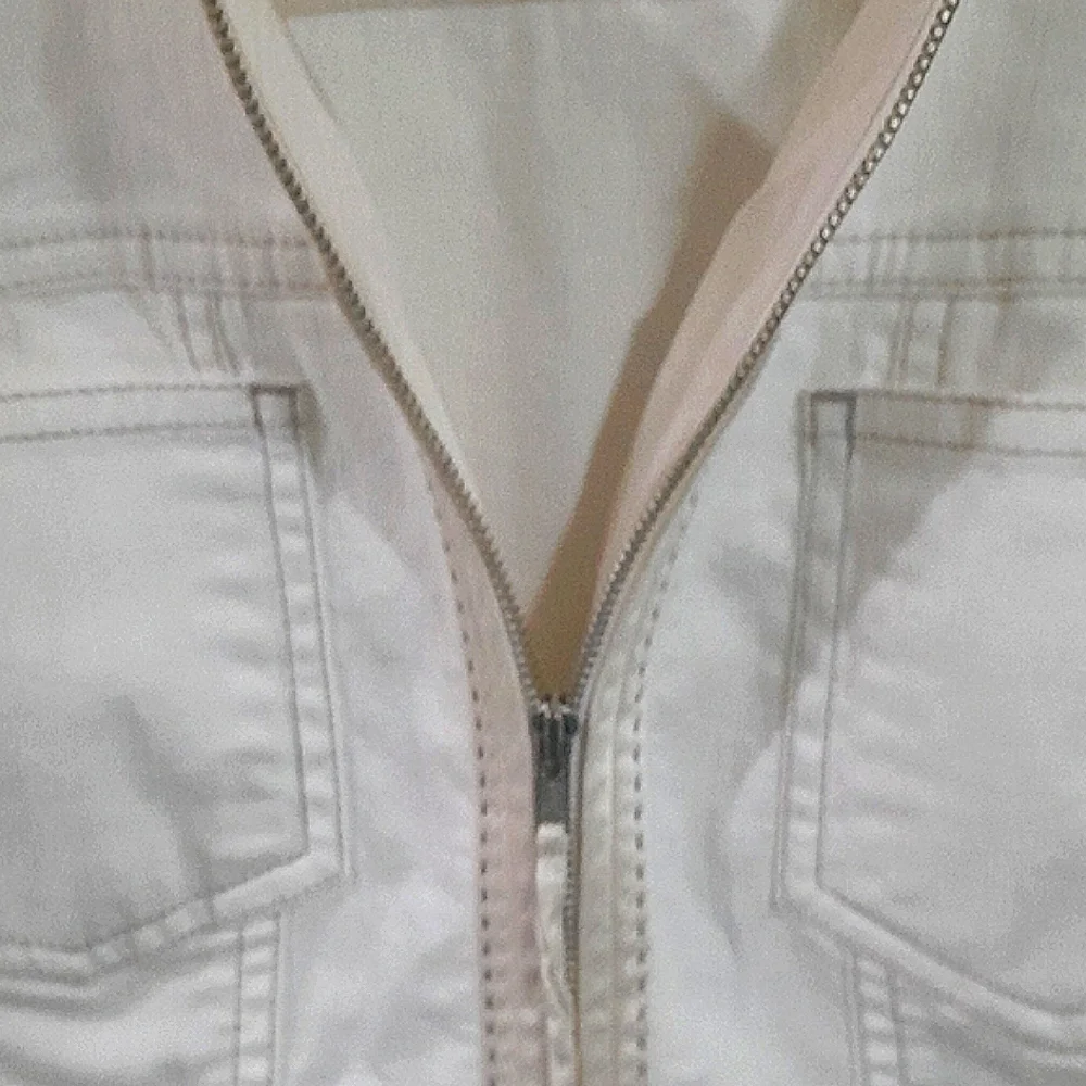 Sigrid Olsen White Jean Jacket with Tailored Fit - Picture 6 of 6